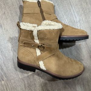 Tommy Hilfiger Boots. New without tags